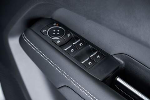 Volkswagen Amarok 240PS STYLE 3.0 TDI 10SPD AUTO 4MOTION LV-BLACK PACK - N5777