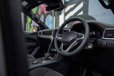 Volkswagen Amarok 240PS STYLE 3.0 TDI 10SPD AUTO 4MOTION LV-BLACK PACK - N5777