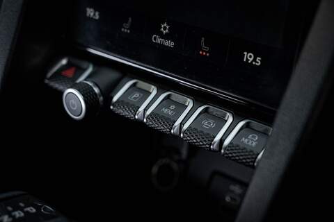 Volkswagen Amarok 240PS STYLE 3.0 TDI 10SPD AUTO 4MOTION LV-BLACK PACK - N5777