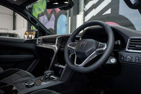 Volkswagen Amarok STYLE 240PS 2.0 TDI 10SPD AUTO 4MOTION LV-BLACK PACK - N5798