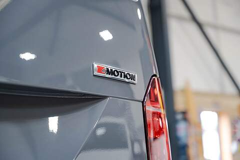 Volkswagen Transporter T6.1 T32 LWB 2.0BITDI 204PS 4-MOTION DSG HIGHLINE KOMBI LV-R PACK - N5805