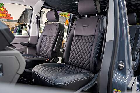 Volkswagen Transporter T6.1 T32 LWB 2.0BITDI 204PS 4-MOTION DSG HIGHLINE KOMBI LV-R PACK - N5805