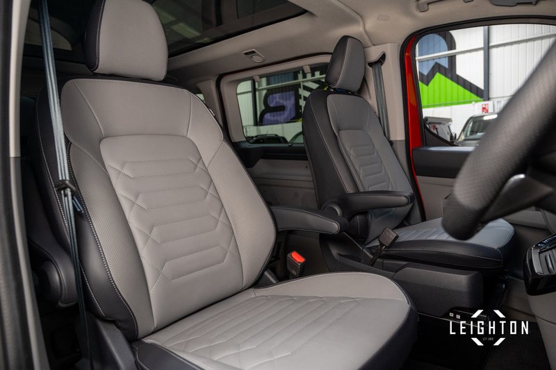 Ford Tourneo Custom 2.5 340 PHEV 232ps Auto 8 Seats L2 - N5811