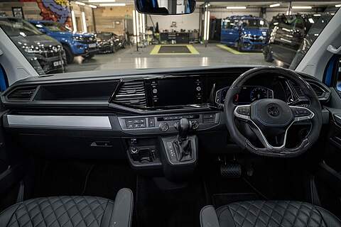Volkswagen Transporter T6.1 T32 SWB 2.0BITDI 204PS 4-MOTION DSG HIGHLINE KOMBI LV-R PACK - N5820