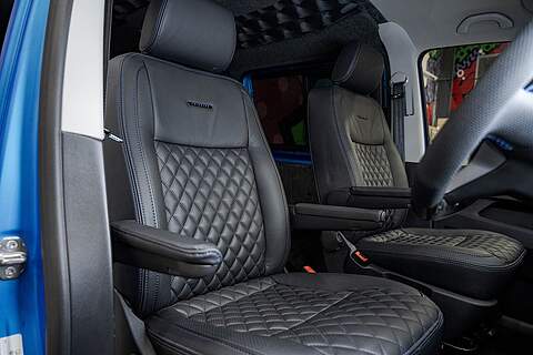 Volkswagen Transporter T6.1 T32 SWB 2.0BITDI 204PS 4-MOTION DSG HIGHLINE KOMBI LV-R PACK - N5820