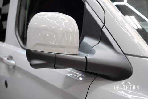 Ford Transit Custom 2.5 320 232ps PHEV Auto Double Cab L2 - N5832