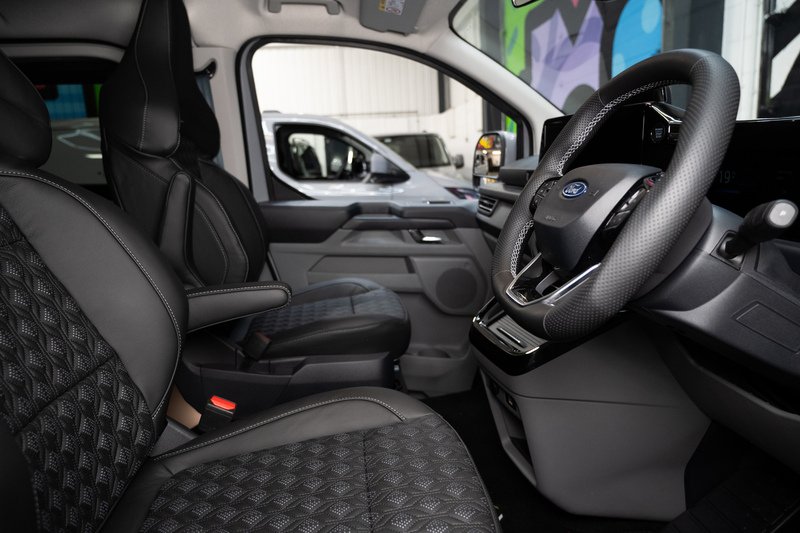 Ford Transit Custom 2.5 320 PHEV 232ps Auto Double Cab L2 - N5852