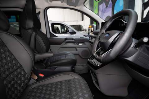 Ford Transit Custom 2.5 320 PHEV 232ps Auto Double Cab L2 - N5852