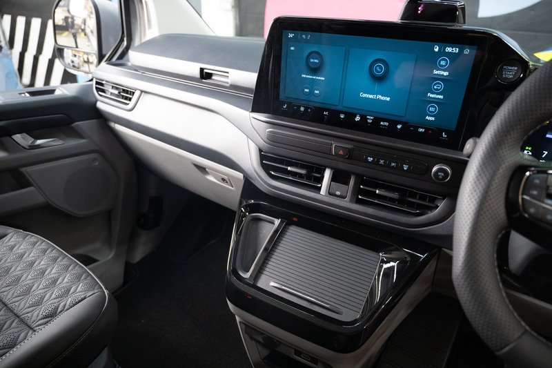 Ford Transit Custom 2.5 320 PHEV 232ps Auto Double Cab L2 - N5852