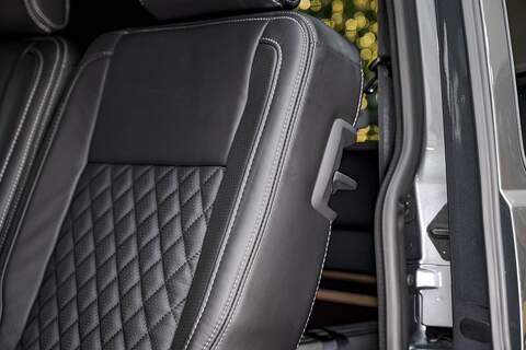 Volkswagen Transporter 2.0 T32 Diesel 204PS DSG 4MOTION Kombi SWB - N5871