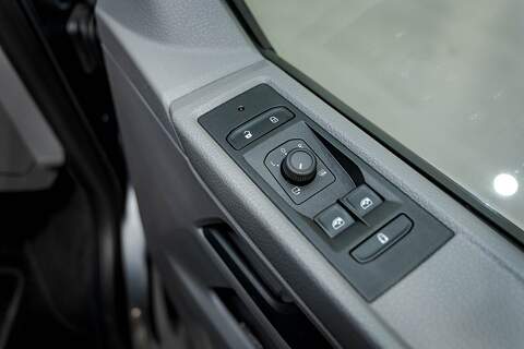 Volkswagen Transporter 2.0 T32 Diesel 204PS DSG 4MOTION Kombi SWB - N5871