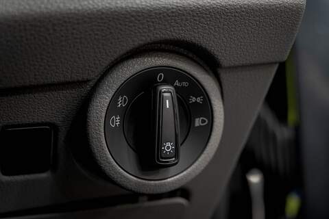 Volkswagen Transporter 2.0 T32 Diesel 204PS DSG 4MOTION Kombi SWB - N5871