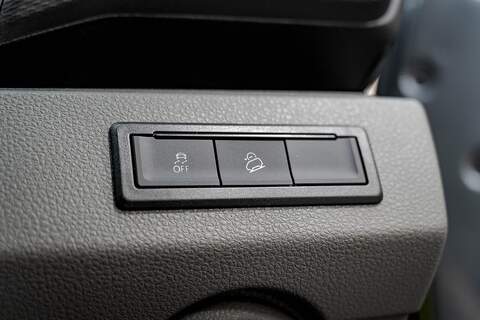 Volkswagen Transporter 2.0 T32 Diesel 204PS DSG 4MOTION Kombi SWB - N5871