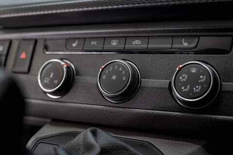 Volkswagen Transporter 2.0 T32 Diesel 204PS DSG 4MOTION Kombi SWB - N5871