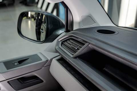 Volkswagen Transporter 2.0 T32 Diesel 204PS DSG 4MOTION Kombi SWB - N5871