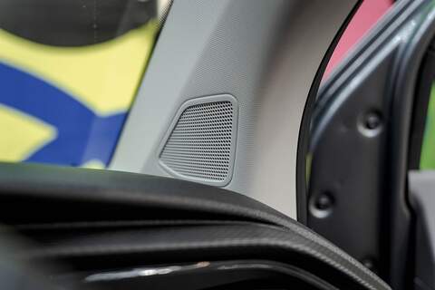 Volkswagen Transporter 2.0 T32 Diesel 204PS DSG 4MOTION Kombi SWB - N5871