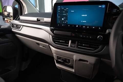Ford Tourneo Custom 2.5 340 232ps PHEV Auto Tourneo L1 - N59070