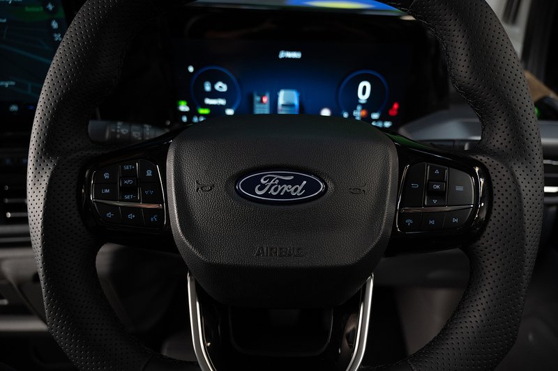 Ford Tourneo Custom 2.5 340 232ps PHEV Auto Tourneo L1 - N59070