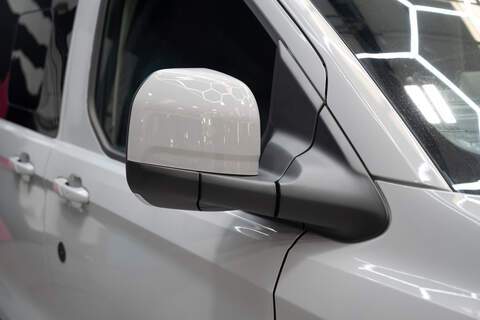 Ford Transit Custom 2.5 320 232ps PHEV Auto Double Cab L1 - N15628