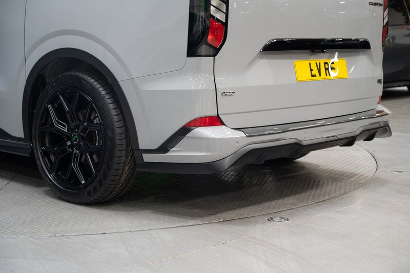 Ford Transit Custom 2.5 320 232ps PHEV Auto Double Cab L1 - N15628