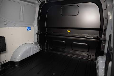 Ford Transit Custom 2.5 320 232ps PHEV Auto Double Cab L1 - N15628