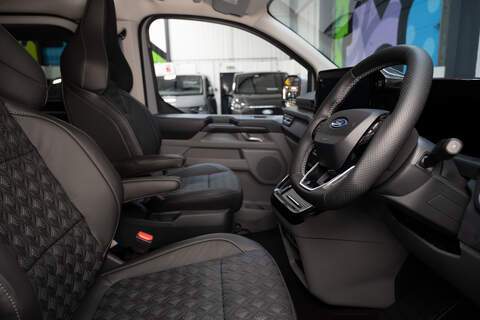 Ford Transit Custom 2.5 320 232ps PHEV Auto Double Cab L1 - N15628