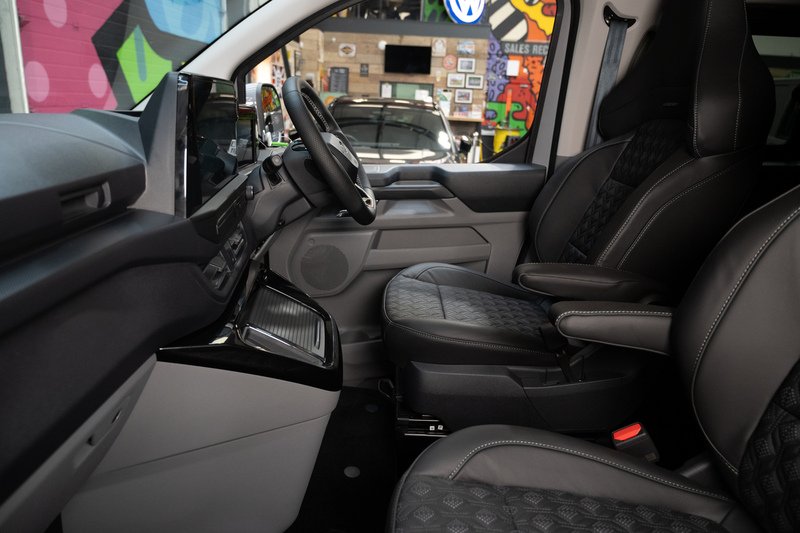 Ford Transit Custom 2.5 320 232ps PHEV Auto Double Cab L1 - N15628