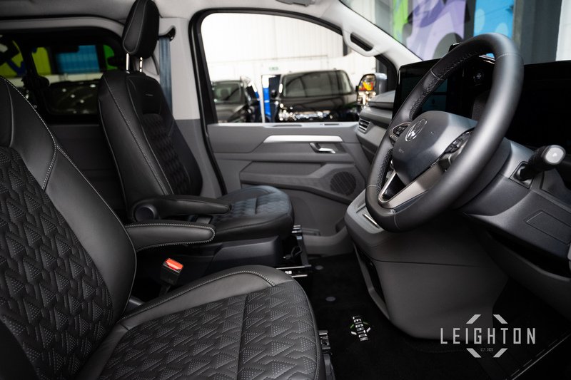 Volkswagen Transporter 2.0 T32 150ps Diesel 4M Auto Kombi LWB - N5930