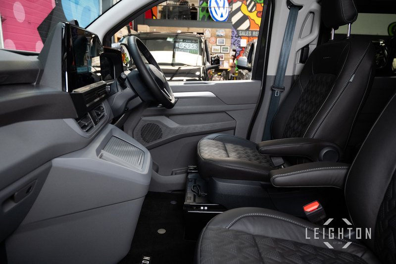Volkswagen Transporter 2.0 T32 150ps Diesel 4M Auto Kombi LWB - N5930
