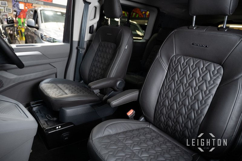 Volkswagen Transporter 2.0 T32 150ps Diesel 4M Auto Kombi LWB - N5930
