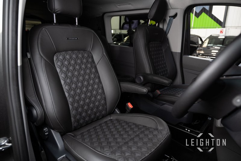 Volkswagen Transporter 2.0 T32 150ps Diesel 4M Auto Kombi LWB - N5931