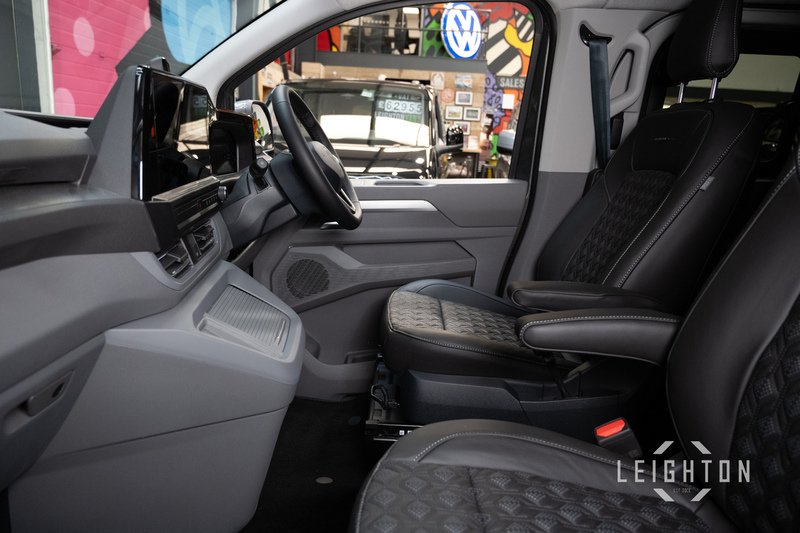 Volkswagen Transporter 2.0 T32 150ps Diesel 4M Auto Kombi LWB - N5931