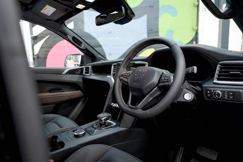 Volkswagen Amarok 2024 PANAMERICANA 10sp 3.0TDI 240PS Automatic 4MOTION Midnight Black - N5939