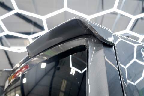 Volkswagen Transporter 2.0 T32 Diesel 204PS DSG 4MOTION Kombi SWB - N5943