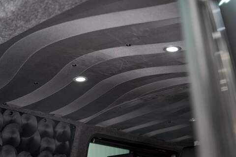 Volkswagen Transporter 2.0 T32 Diesel 204PS DSG 4MOTION Kombi SWB - N5943