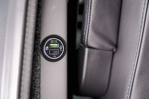 Volkswagen Transporter 2.0 T32 Diesel 204PS DSG 4MOTION Kombi SWB - N5943