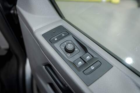 Volkswagen Transporter 2.0 T32 Diesel 204PS DSG 4MOTION Kombi SWB - N5943