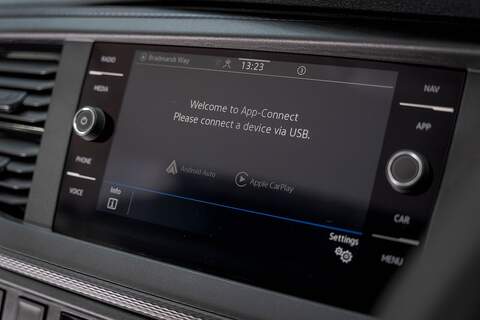 Volkswagen Transporter 2.0 T32 Diesel 204PS DSG 4MOTION Kombi SWB - N5943