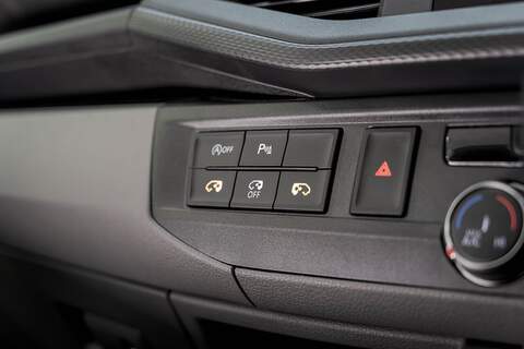 Volkswagen Transporter 2.0 T32 Diesel 204PS DSG 4MOTION Kombi SWB - N5943