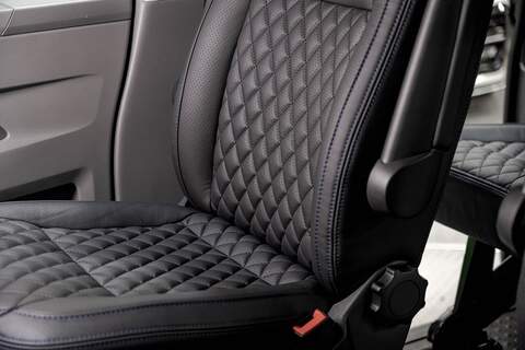 Volkswagen Transporter 2.0 T32 Diesel 204PS DSG 4MOTION Kombi SWB - N5943