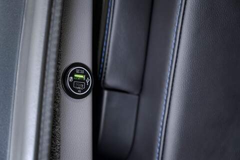 Volkswagen Transporter 2.0 T32 Diesel 204PS DSG 4MOTION Kombi SWB - N2960