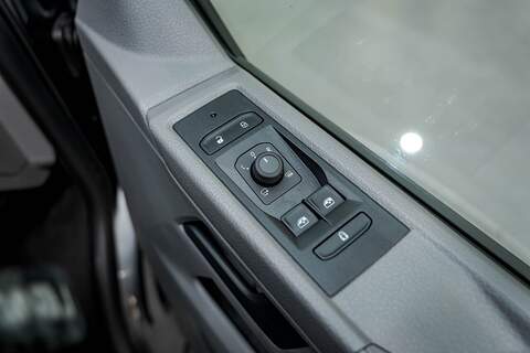 Volkswagen Transporter 2.0 T32 Diesel 204PS DSG 4MOTION Kombi SWB - N2960