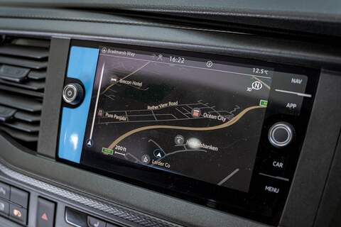 Volkswagen Transporter 2.0 T32 Diesel 204PS DSG 4MOTION Kombi SWB - N2960