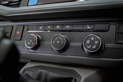 Volkswagen Transporter 2.0 T32 Diesel 204PS DSG 4MOTION Kombi SWB - N2960