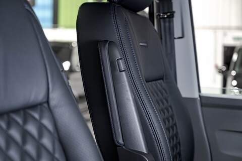 Volkswagen Transporter 2.0 T32 Diesel 204PS DSG 4MOTION Kombi SWB - N2960