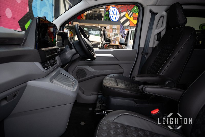 Volkswagen Transporter 2.0 T32 150ps Diesel 4M Auto Kombi SWB - N5965