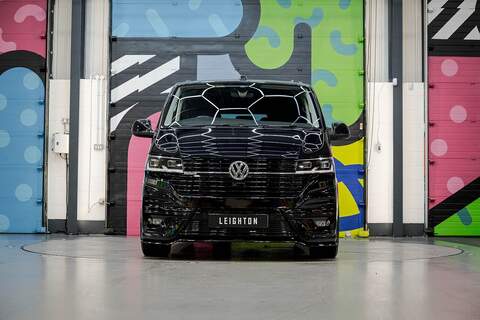 Volkswagen Transporter T6.1 T32 SWB 2.0BiTDI 204PS DSG 4MOTION Kombi LV-R  Pack Deep Black Pearl - N5986
