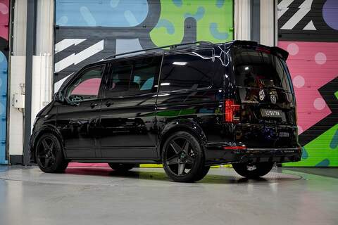 Volkswagen Transporter T6.1 T32 SWB 2.0BiTDI 204PS DSG 4MOTION Kombi LV-R  Pack Deep Black Pearl - N5986
