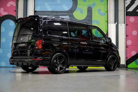Volkswagen Transporter T6.1 T32 SWB 2.0BiTDI 204PS DSG 4MOTION Kombi LV-R  Pack Deep Black Pearl - N5986