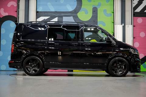 Volkswagen Transporter T6.1 T32 SWB 2.0BiTDI 204PS DSG 4MOTION Kombi LV-R  Pack Deep Black Pearl - N5986